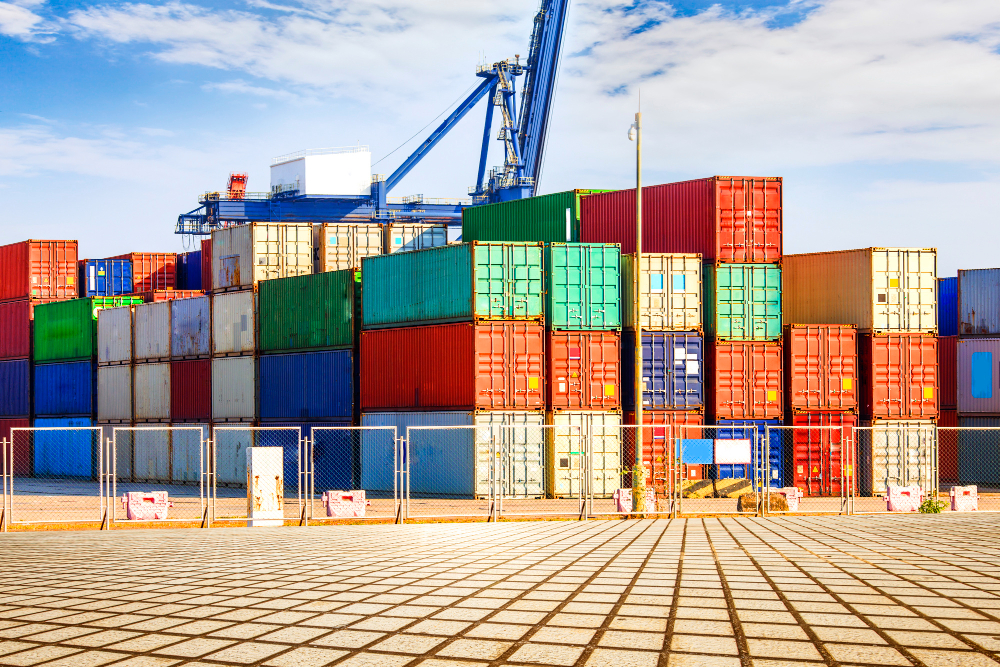 Exportações de calçados desaceleram em outubro. Veja os números da Abicalçados