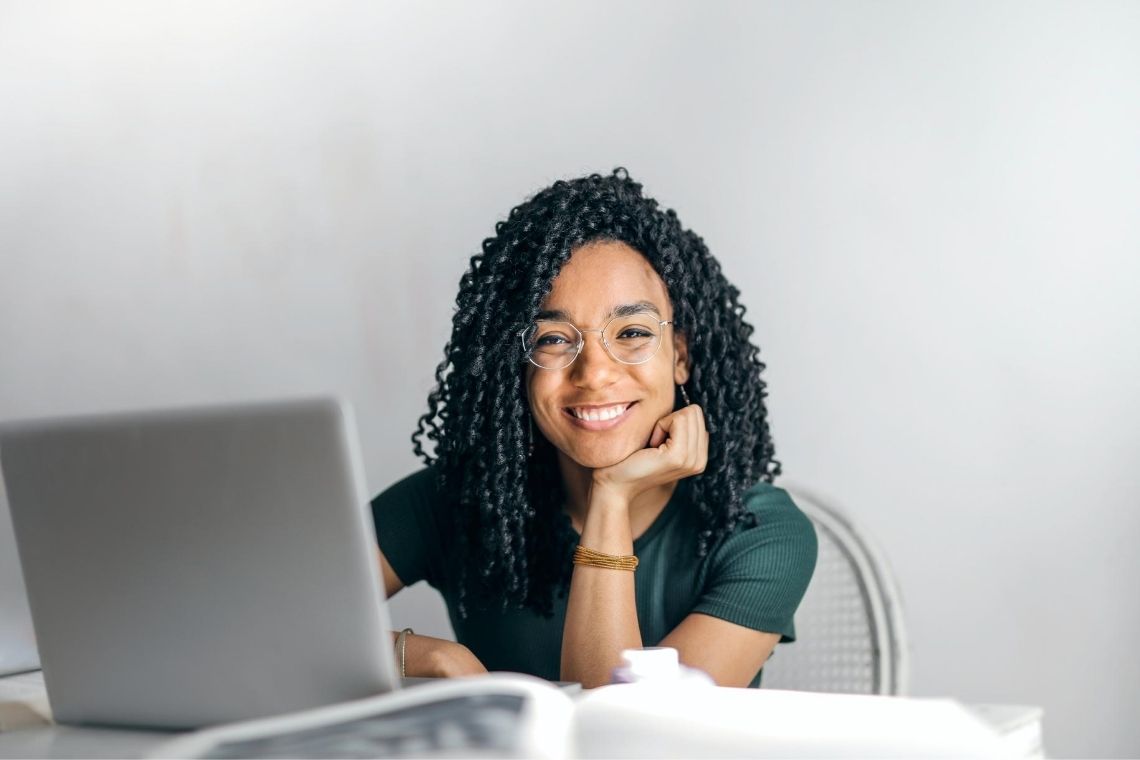 Disney Brasil abre bolsas de estudos de tecnologia para mulheres pretas e indígenas
