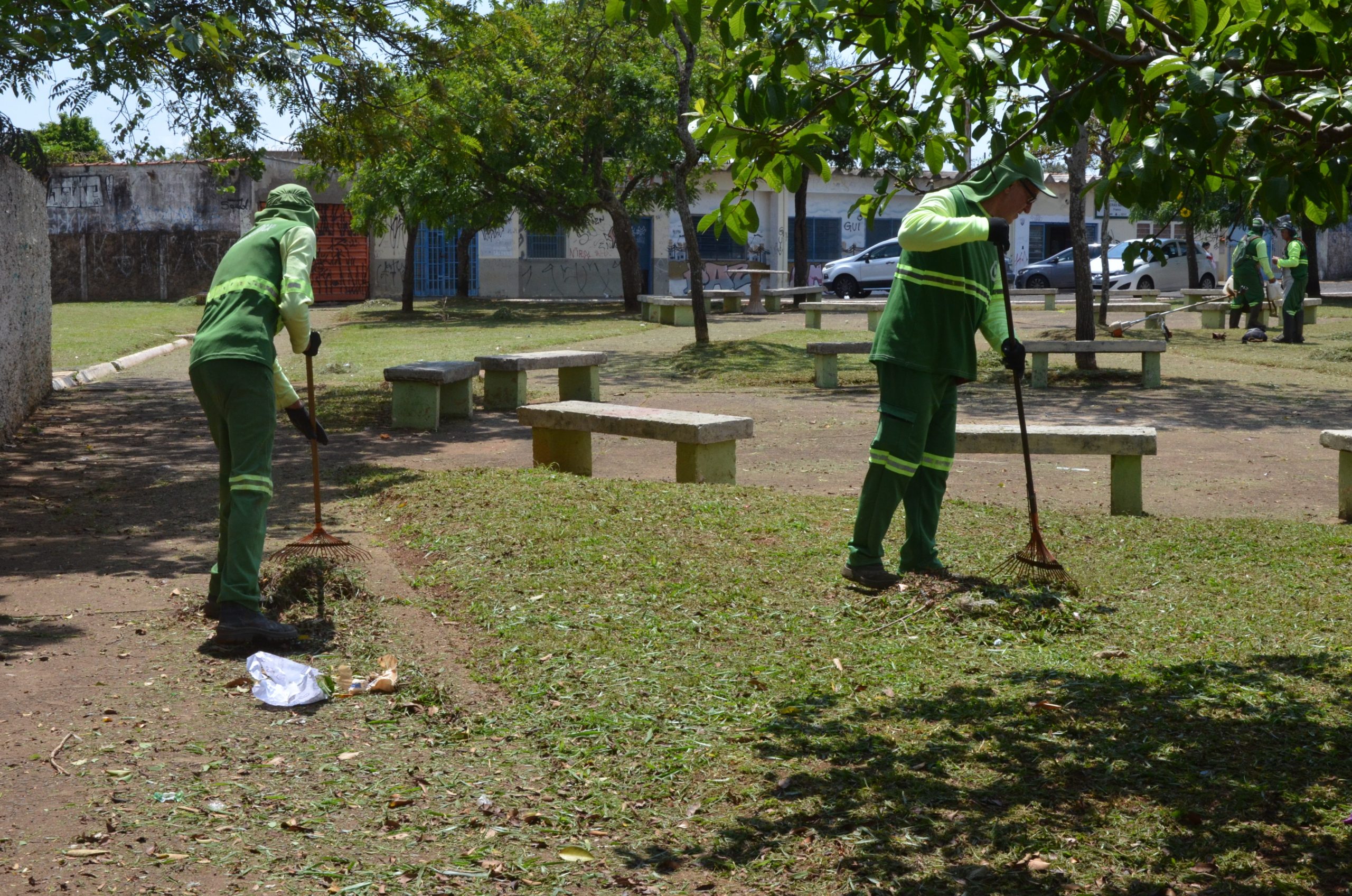 Limpeza urbana de Franca segue com serviços no Leporace, São Joaquim e São Vicente