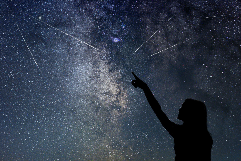 Noite desta quinta (17) tem pico da chuva de meteoros. Mas amanhã (18) tem mais