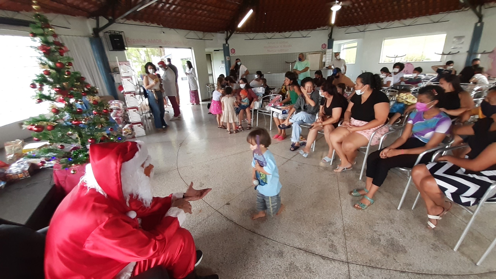 Festa de Natal para crianças e jovens em tratamento no Hospital do Câncer de Franca