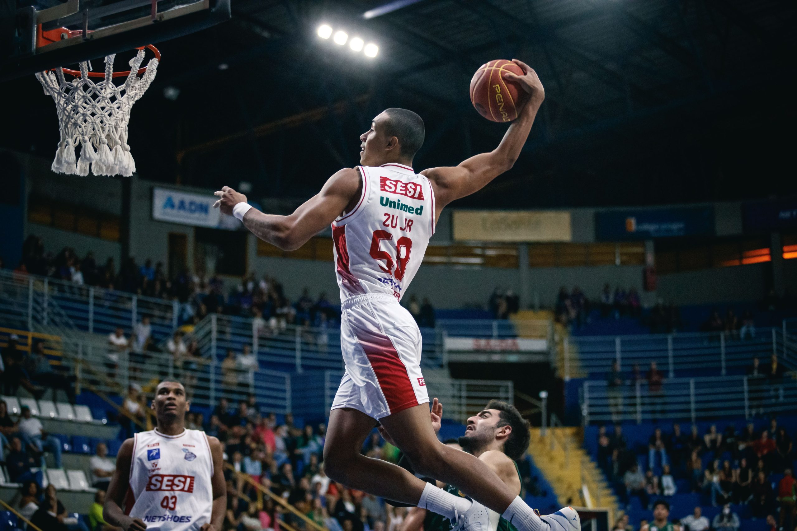 Com triplo-triplo de Georginho, Sesi Franca vence e chega à 13° vitória no NBB
