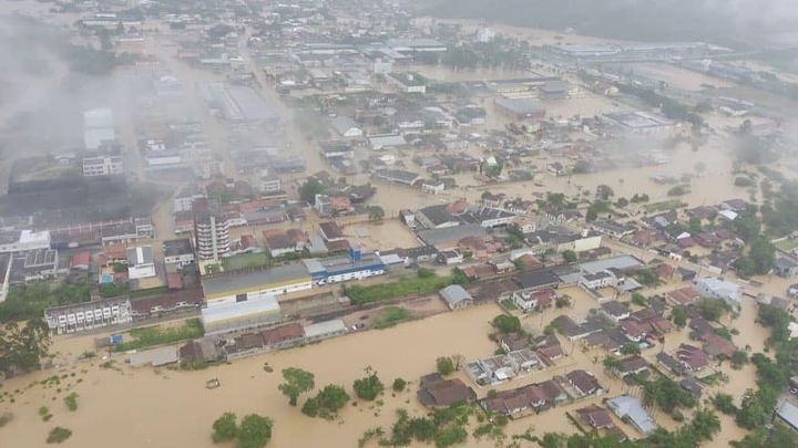 Cidade com polo calçadista tem inundação e pede ajuda para se reerguer