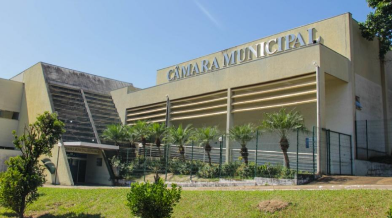 Câmara tem quase R$ 3 milhões em caixa pra reformar prédio, mas faltam interessados