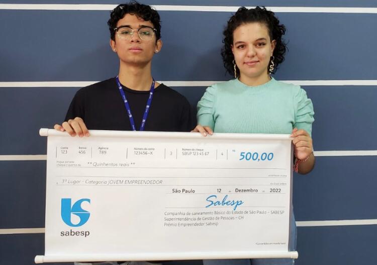 Jovens de Franca criam projeto para reutilização de plástico e ganham Prêmio Sabesp