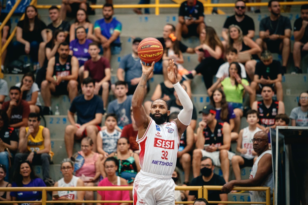 Sesi Franca defende liderança invicta do NBB contra o União Corinthians nesta noite