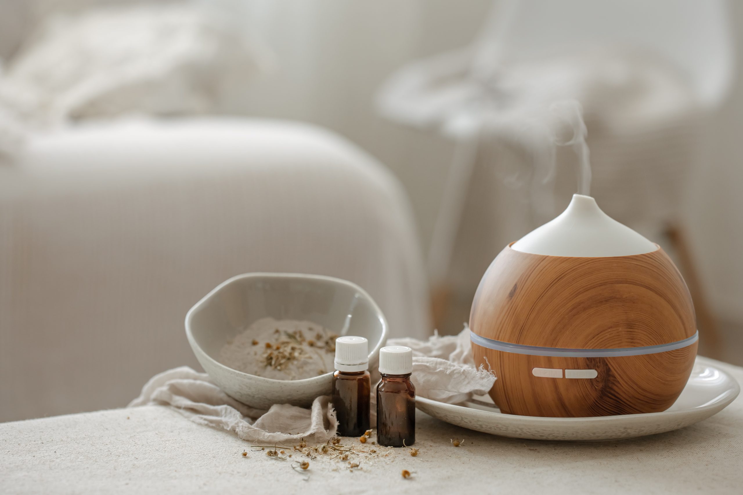 Aromaterapia em casa: 6 óleos essenciais para relaxar e renovar as energias
