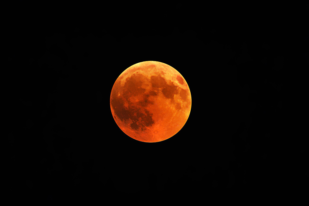 Lua Cheia de Ouro, nesta quinta santa (08), é a última do ano. Dia de fazer pedidos