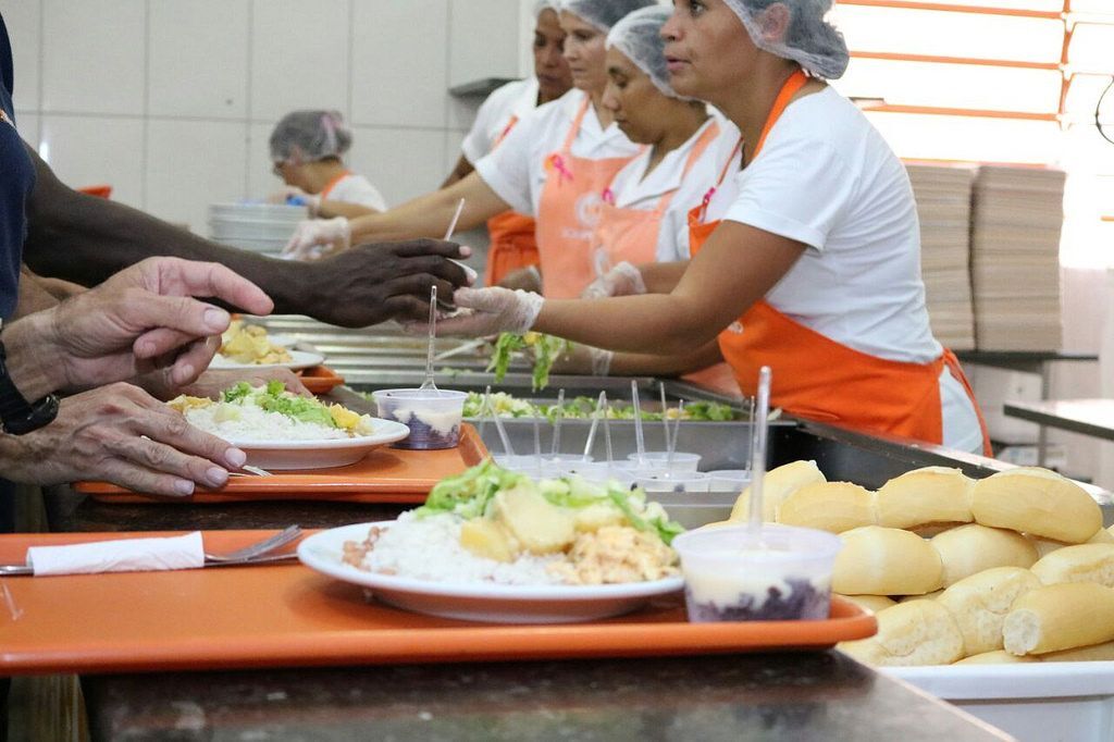 Restaurantes Bom Prato irão servir o almoço desta sexta-feira (09), a partir das 10h