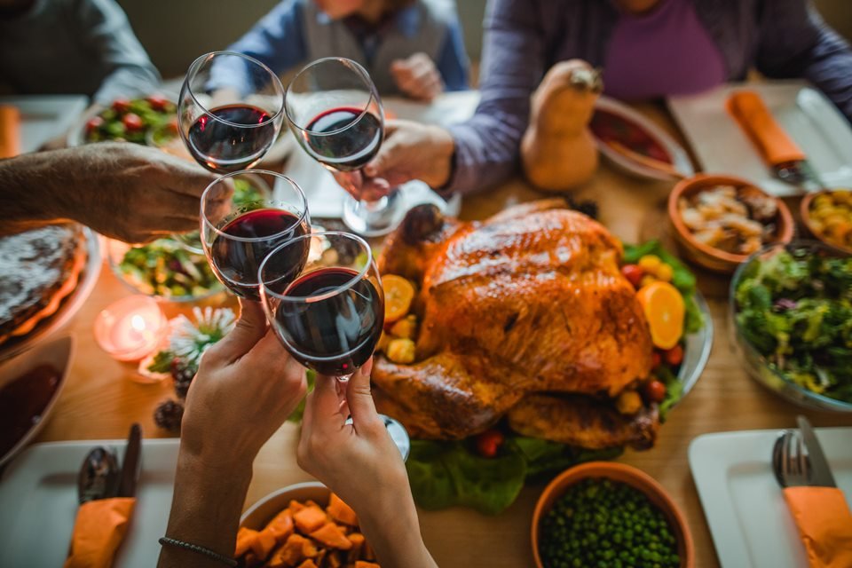 Festas de fim de ano: saiba como manter a alimentação equilibrada neste período