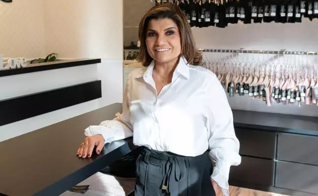 Ela começou vendendo lingerie de porta em porta e agora fatura R$ 7 milhões