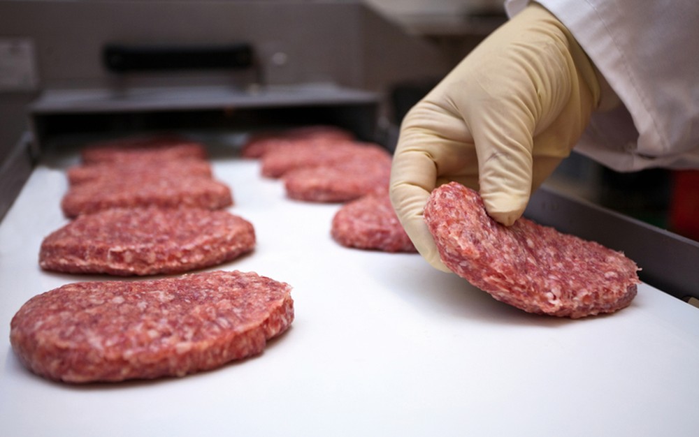 Frigoríficos têm novas regras para produzir hambúrguer; veja quais são!