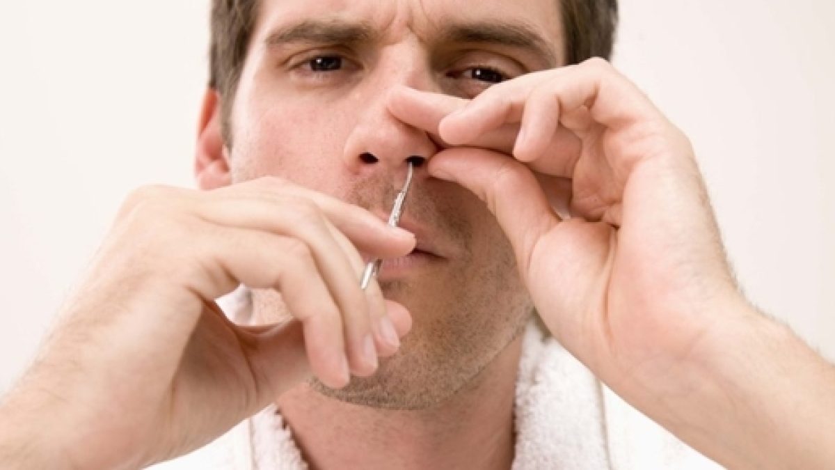 Por que os homens têm pelos na orelha, sobrancelha e nariz depois dos 50 anos?