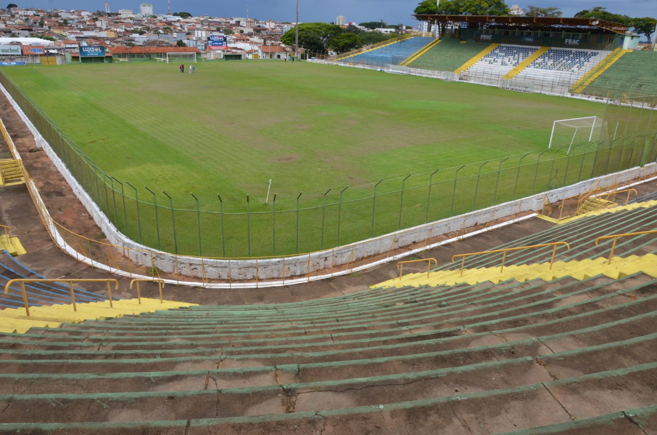Cabo de guerra: Conselho da Veterana se reúne e pode afastar presidente do clube