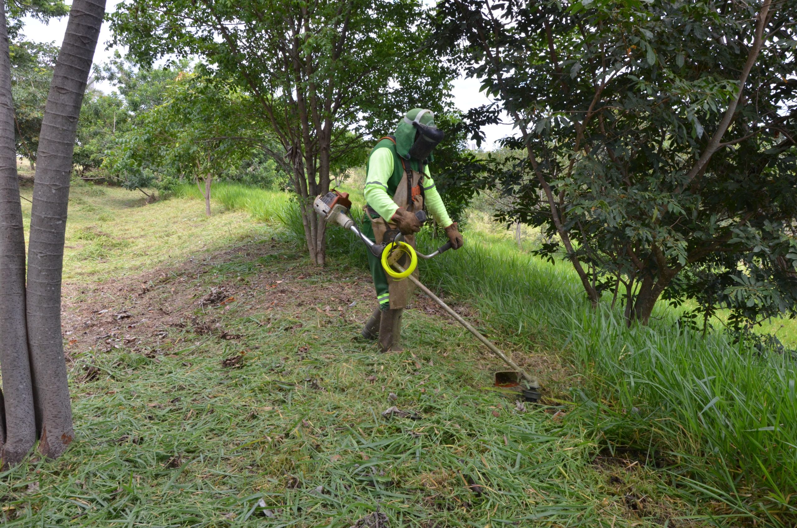 Prefeitura de Franca intensifica ações de limpeza urbana por toda a cidade