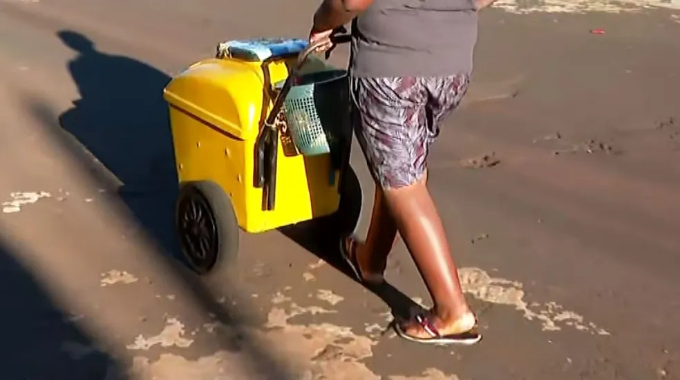 Menino que teve dinheiro da venda de picolés roubado em Igarapava, ganha bicicleta