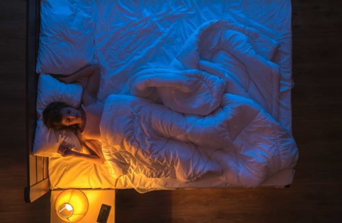 Dormir de luz acesa faz mal: estudo aponta a importância do escuro para nossa saúde! - Jornal da Franca