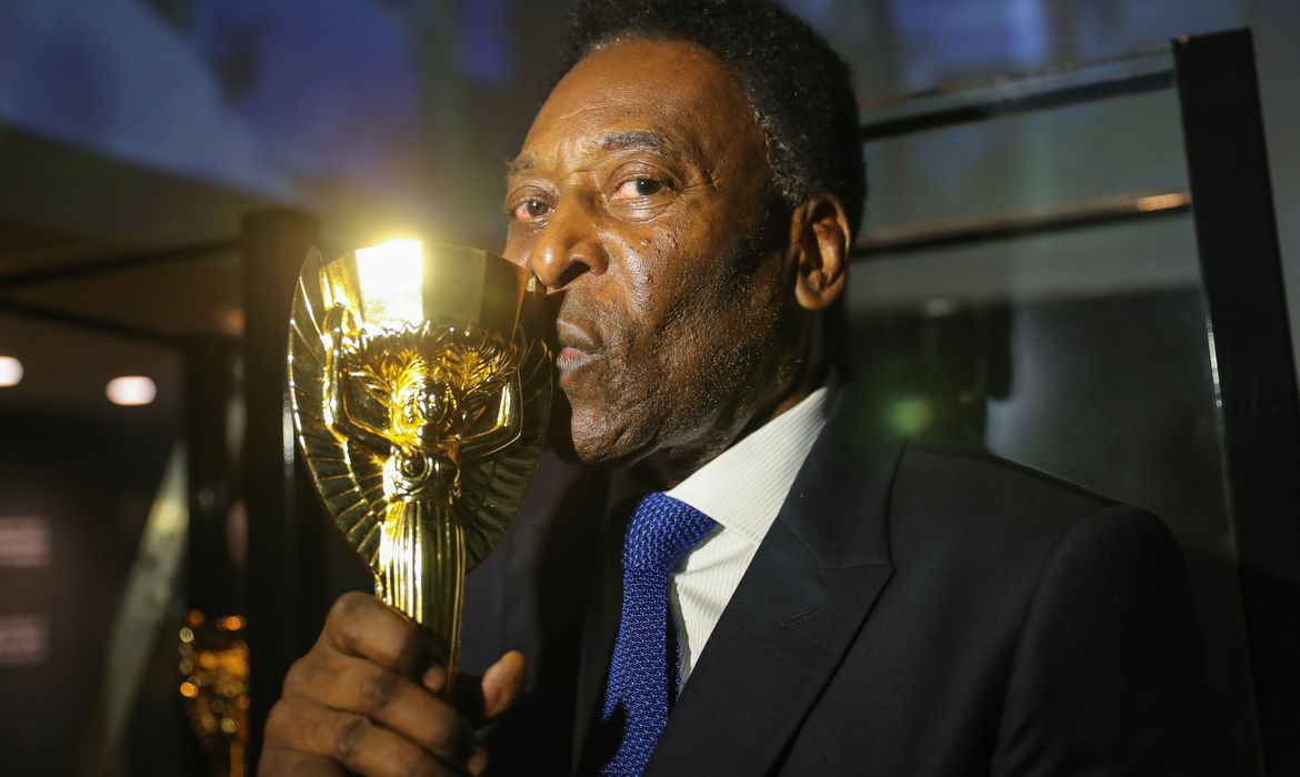 Aos 82 anos, morre o Rei Pelé; São Paulo decreta luto oficial de sete dias