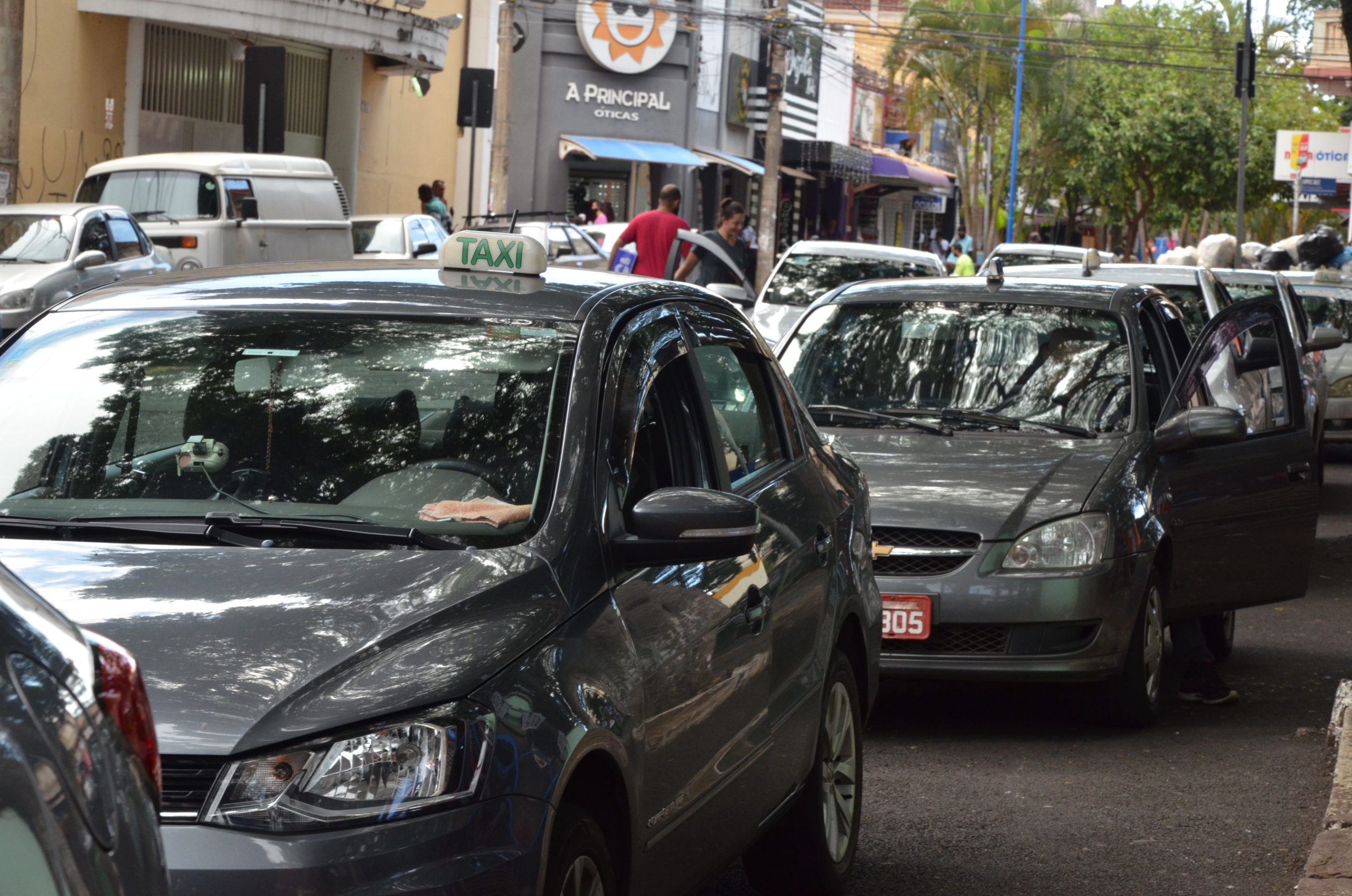 Prefeitura de Franca convoca novos taxistas e zera fila de espera