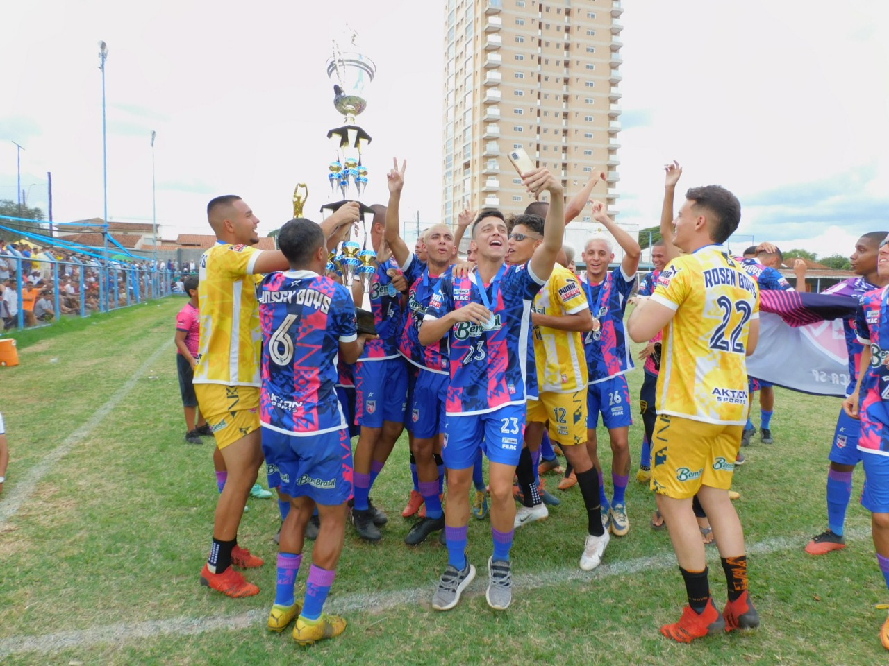 Rosen Boys conquista títulos do Campeonato de Futebol Varzeano de Franca