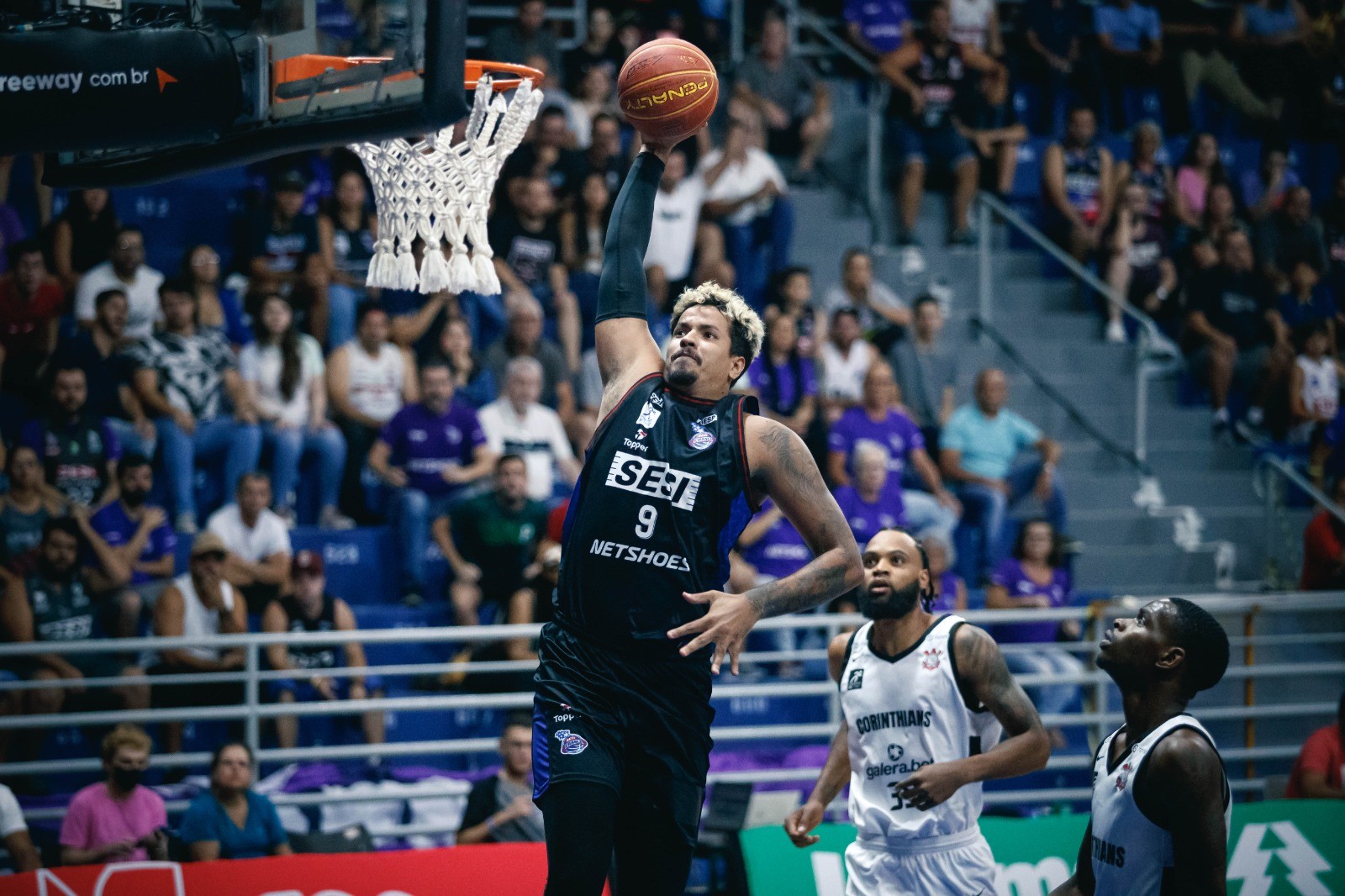 Sesi Franca vence o Corinthians no Pedrocão e está na final do Super Oito novamente