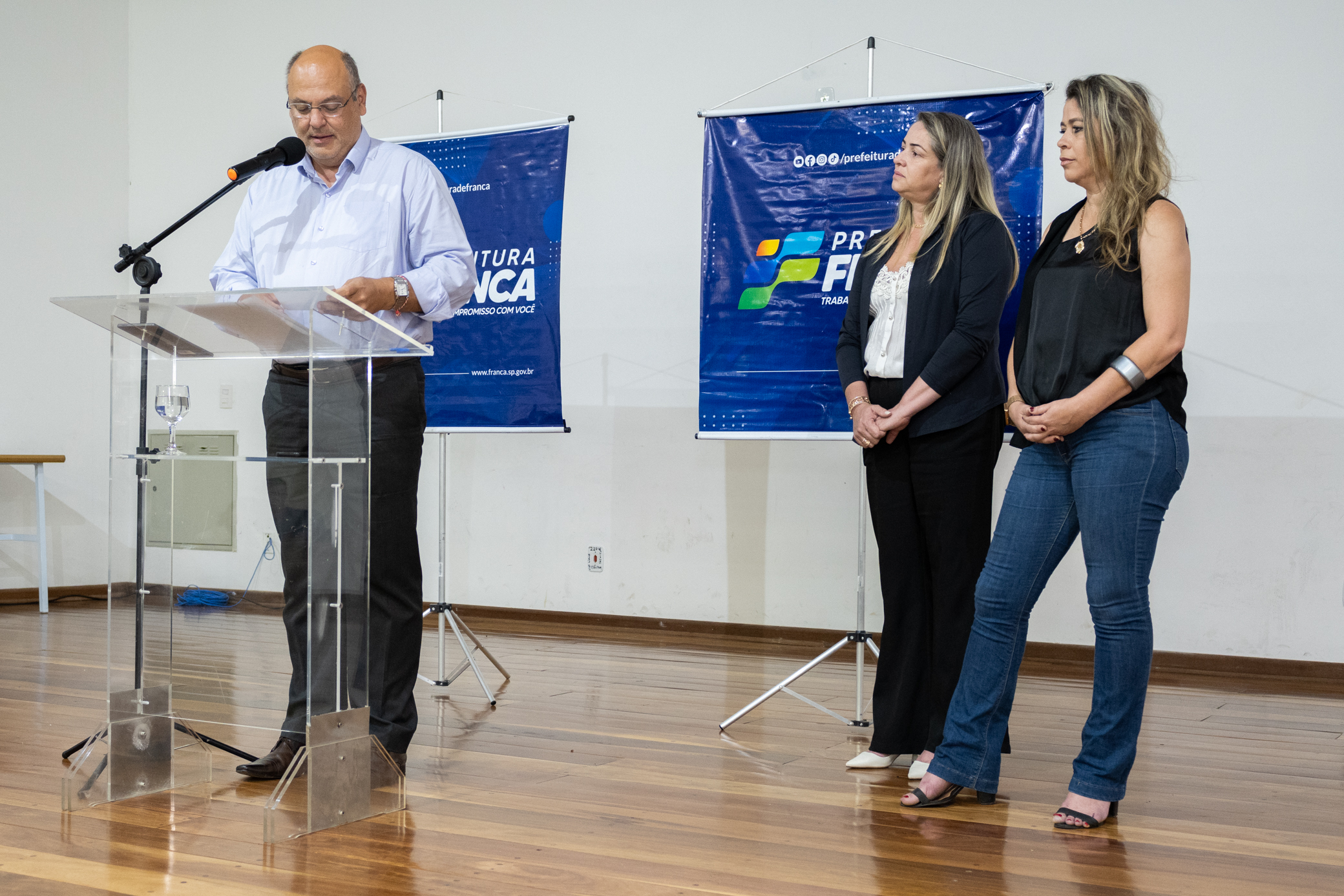 Prefeito Alexandre Ferreira empossa novos conselheiros do Fundeb