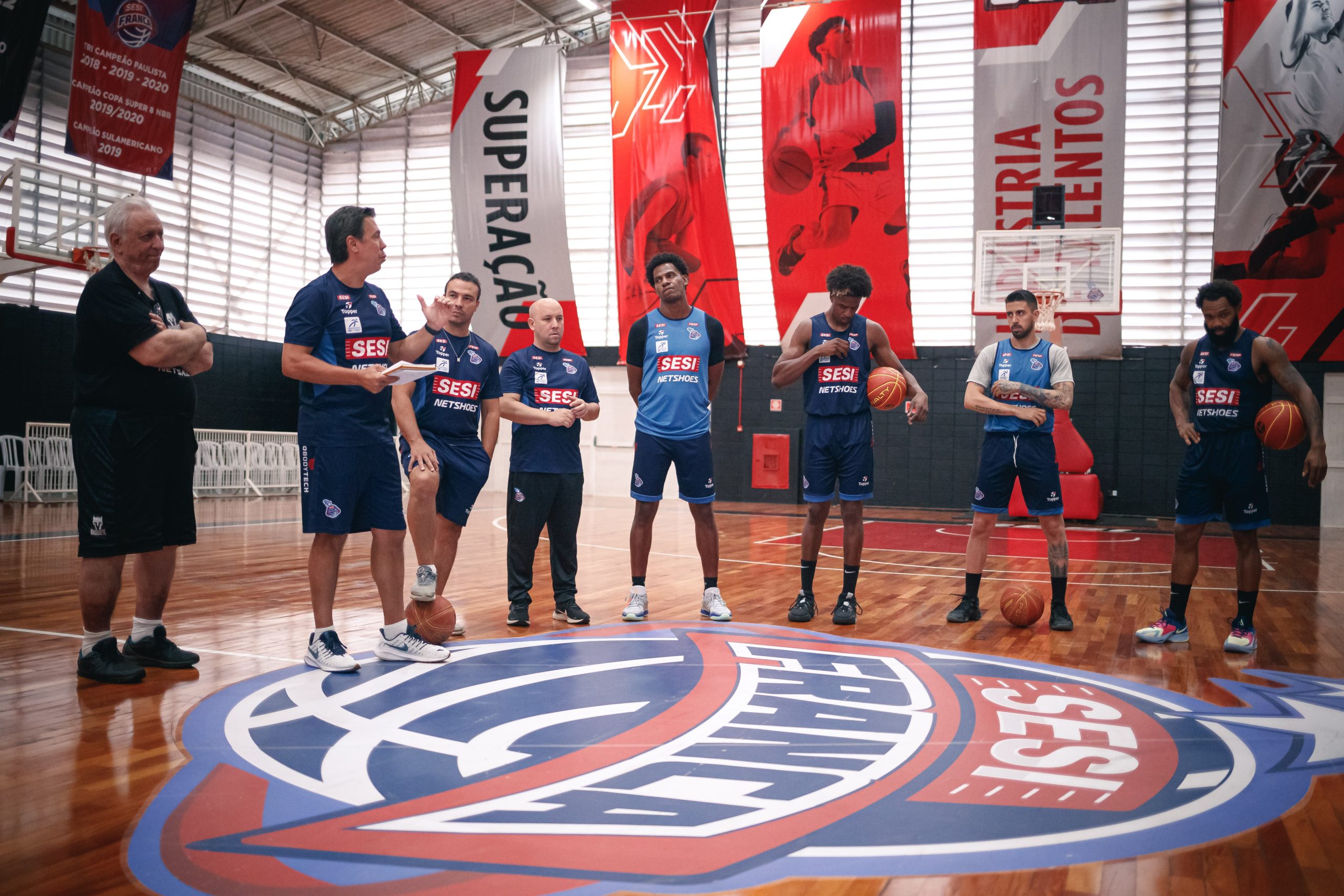 Delegação do Sesi Franca está em São Paulo para pegar duas pedreiras pelo NBB