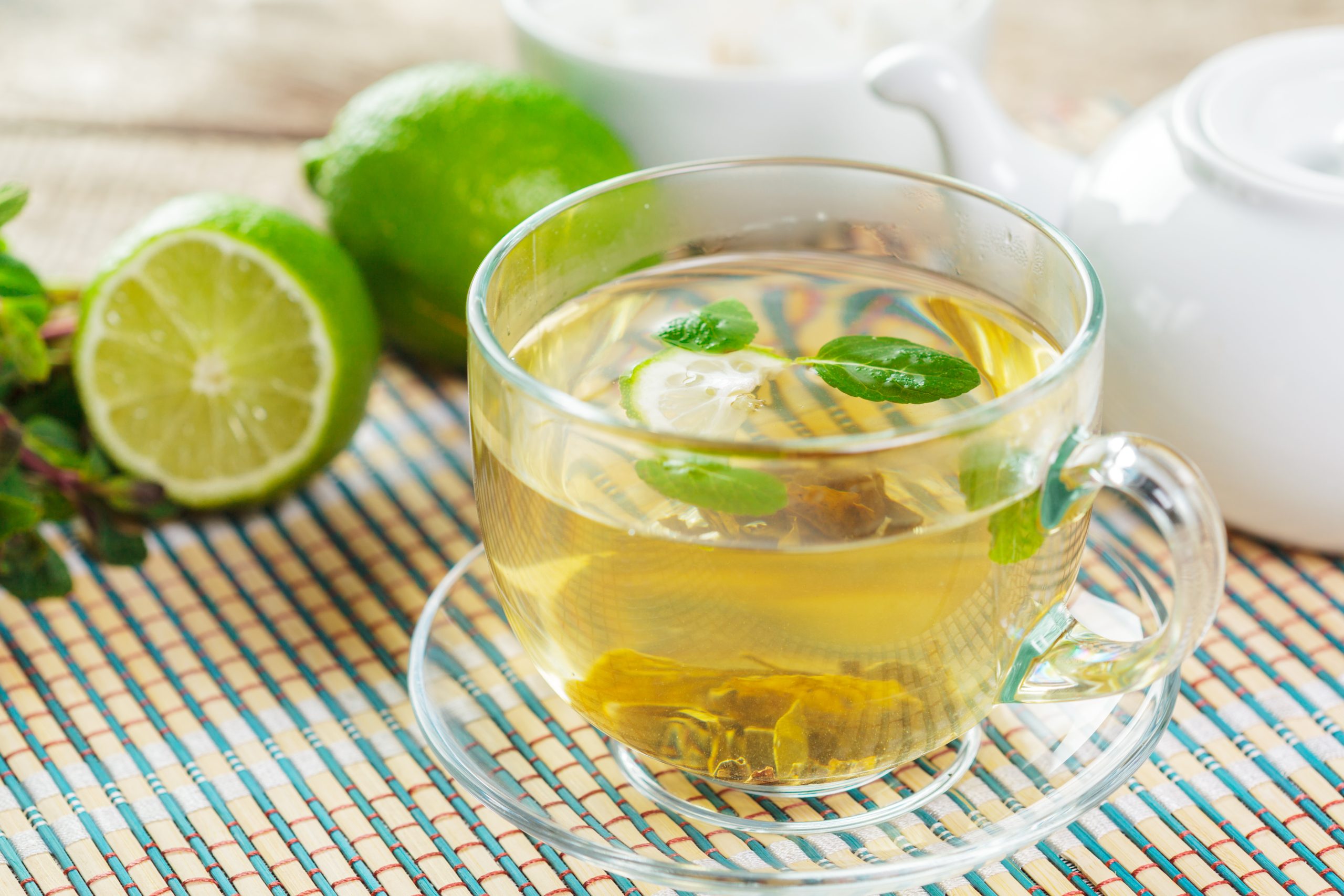 Excelente para a digestão: Experimente este chá de gengibre limão e mel!