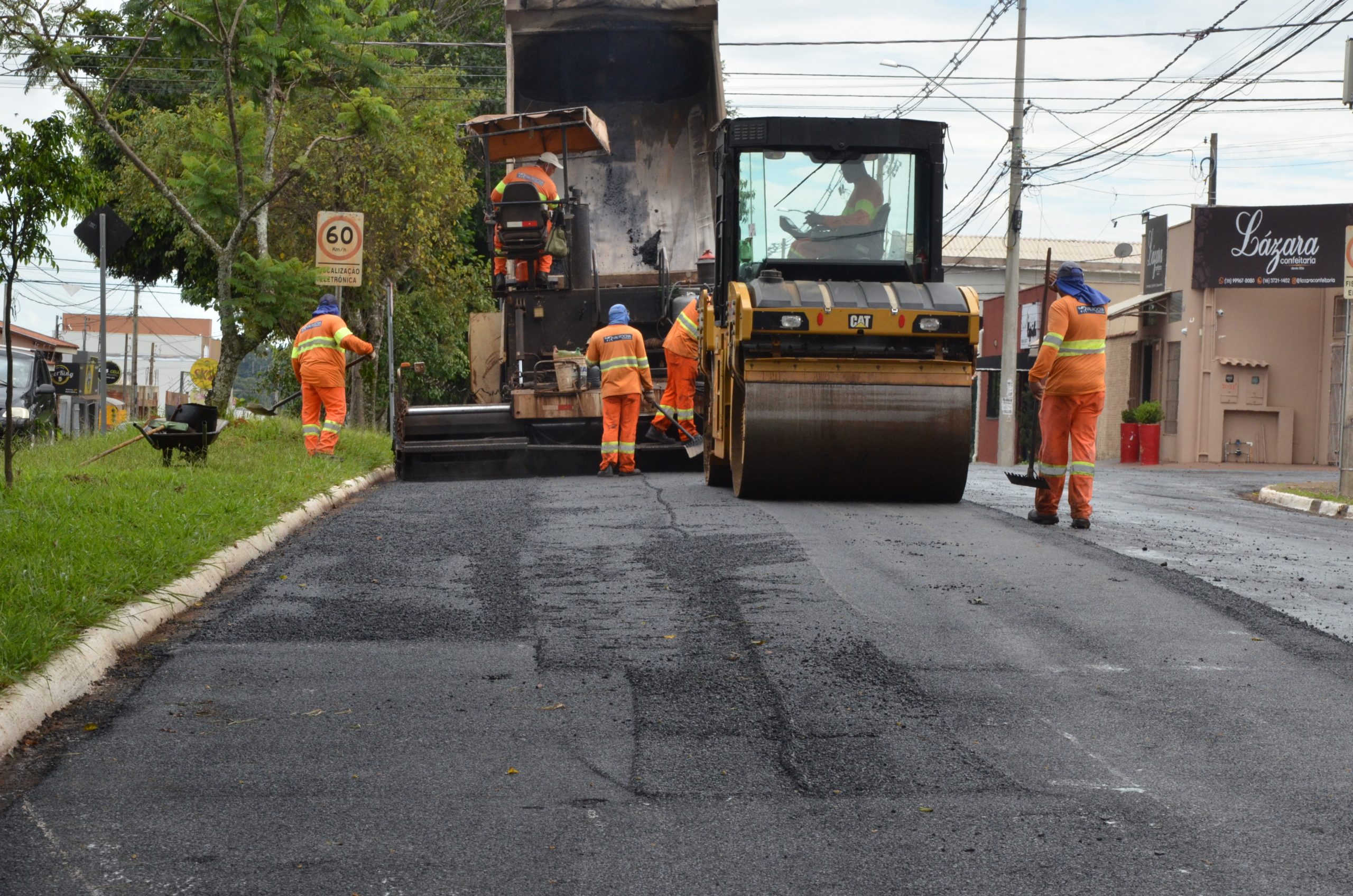 Serviços de recapeamento em Franca chegam à avenida Chafic Facury