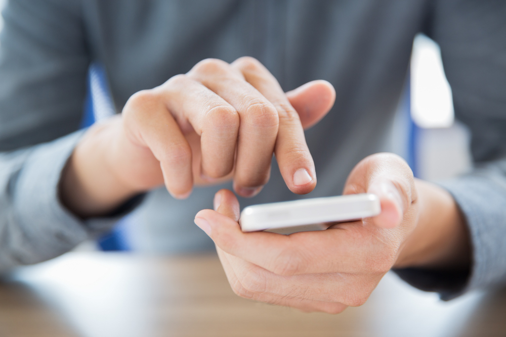 Seu celular está lento ou travando demais? Veja algumas soluções para o problema