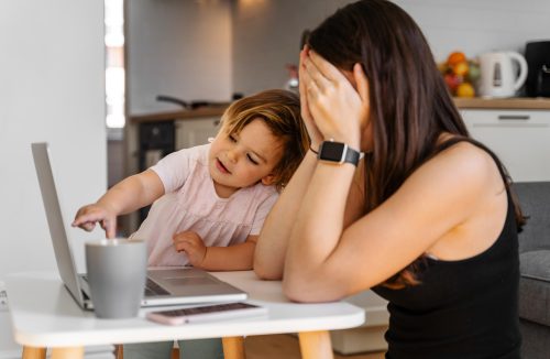 Já ouviu falar de burnout parental? Saiba o que é e como reconhecer os sinais - Jornal da Franca