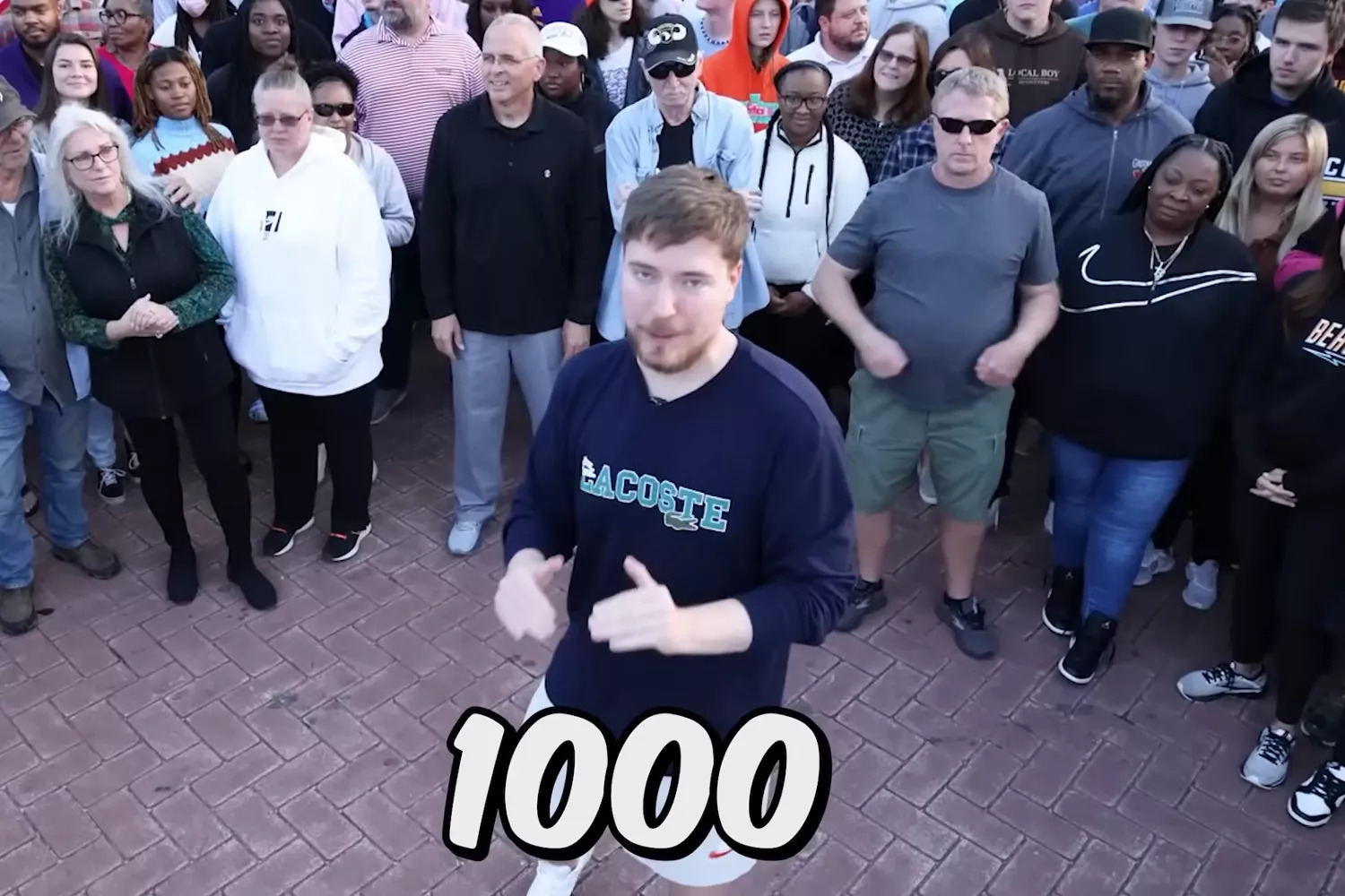 YouTuber ajuda 1.000 cegos a enxergar de novo pagando por suas cirurgias de catarata
