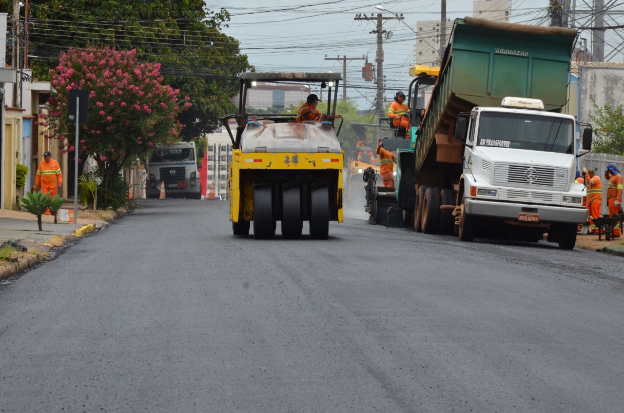 Em Franca, equipes responsáveis pelo recapeamento chegam ao bairro Cidade Nova