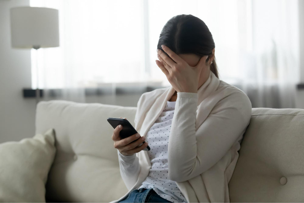 Bloquear ou deletar uma pessoa nas redes: como isso pode afetar a saúde mental
