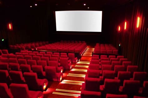 Câmara aprova projeto de interpretação de Libras e legendas em sessões de cinema
