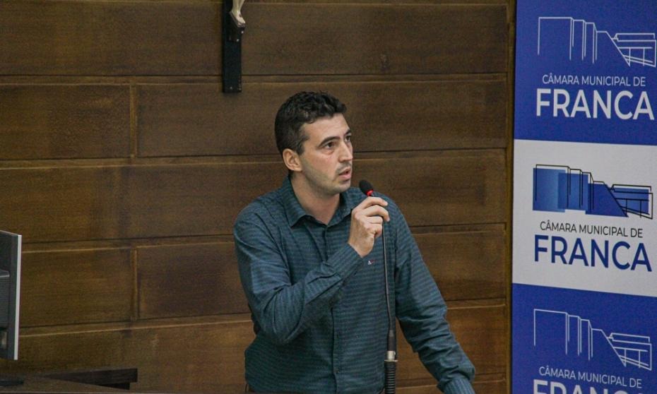 Bassi cobra investimentos e critica: “Não sei se é falta de gestão ou vontade”