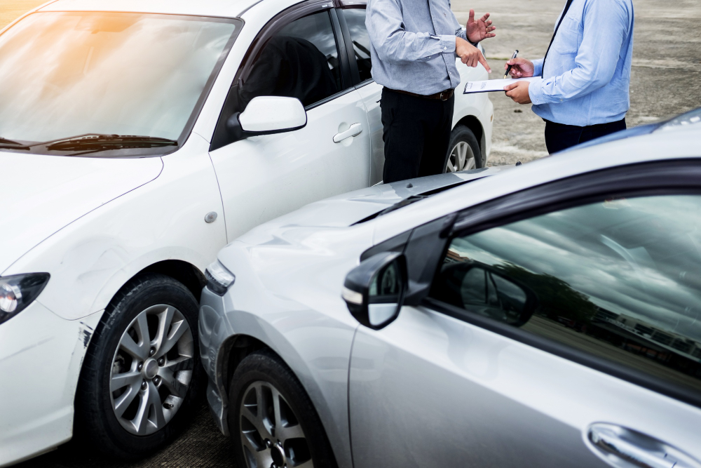 Valor do seguro de automóvel tem reajuste de até 100% e assusta motoristas pelo país