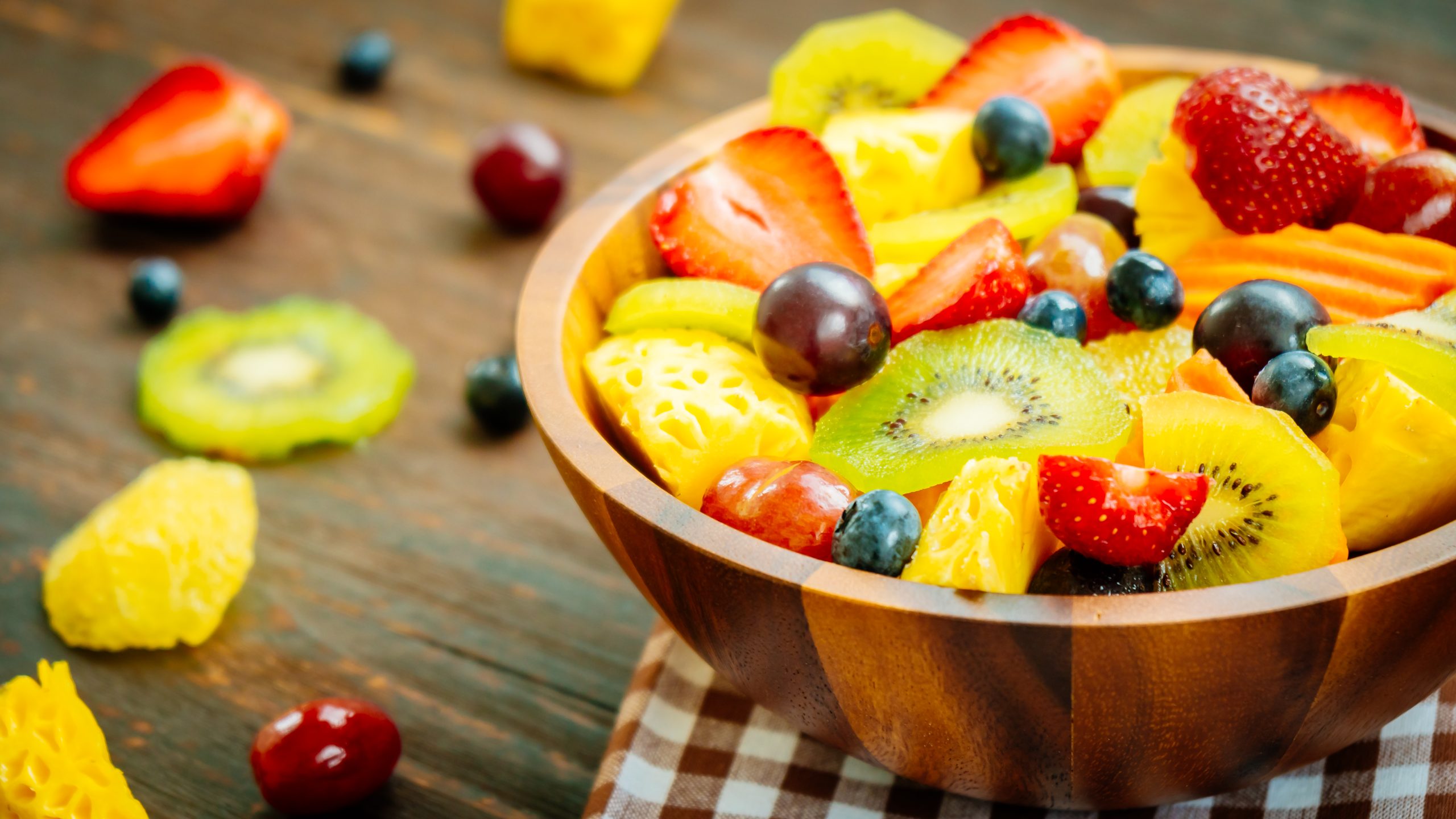 Cientistas revelam truque infalível para comer mais fruta (e emagrecer)! Confira!