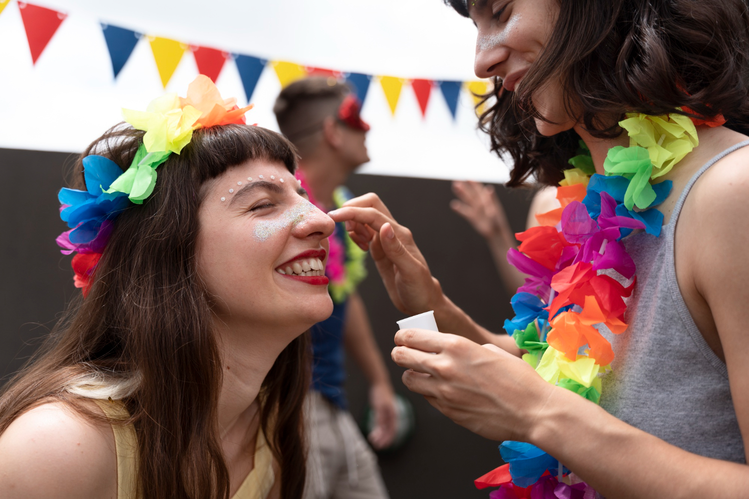 Carnaval chegando? Confira as dicas dos médicos para curtir a folia com saúde