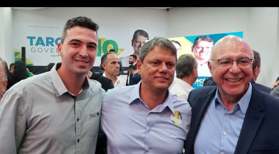 Tarcísio cumpre com o prometido e publica decreto que beneficia indústria calçadista