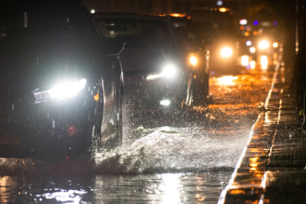 Governo de SP firma parceria com plataforma Waze para alertas sobre alagamentos