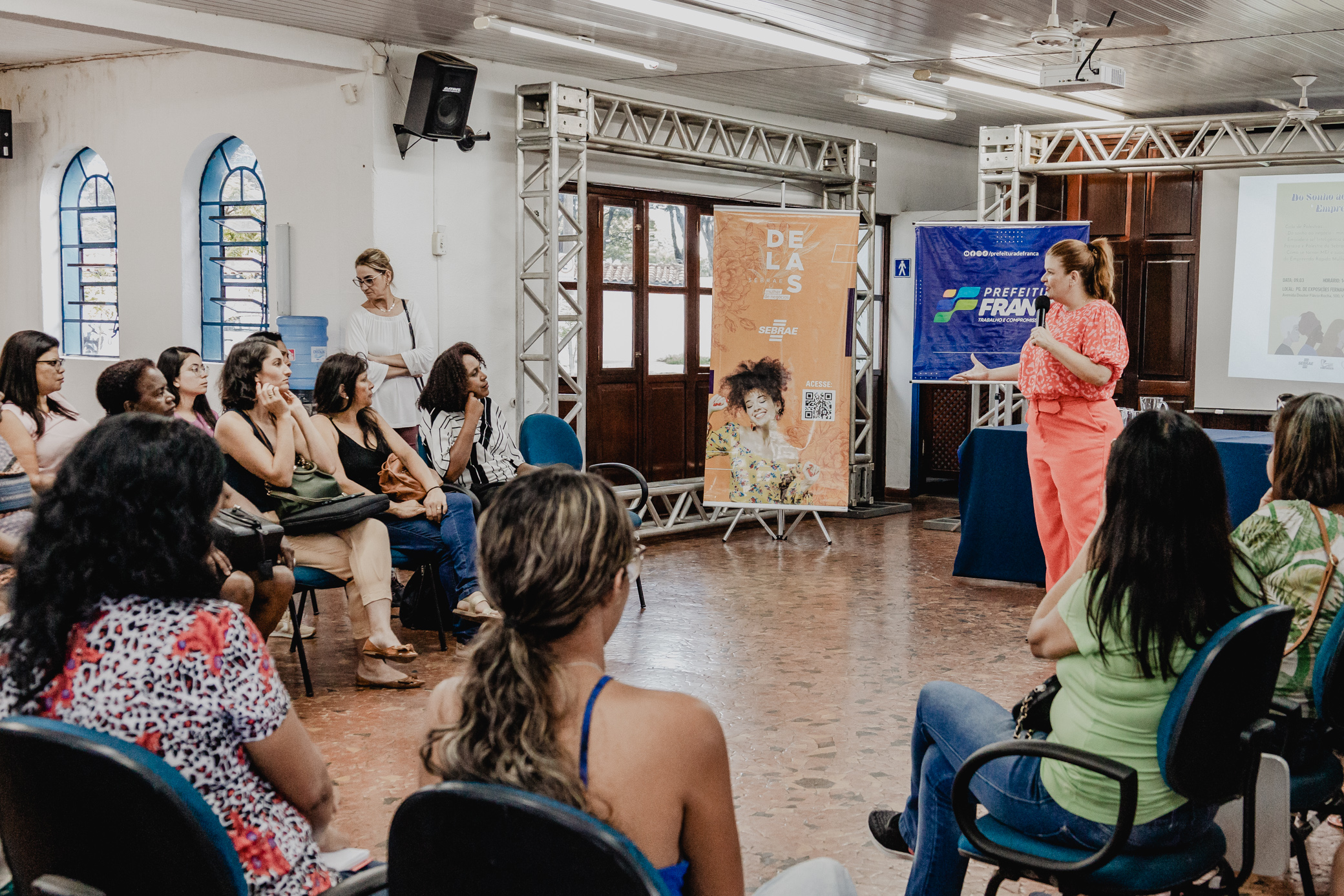 Franca faz palestras sobre inteligência emocional e empreendedorismo para mulheres