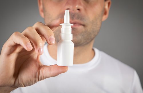 Spray nasal da Pfizer combate enxaqueca aguda 15 minutos após aplicação - Jornal da Franca
