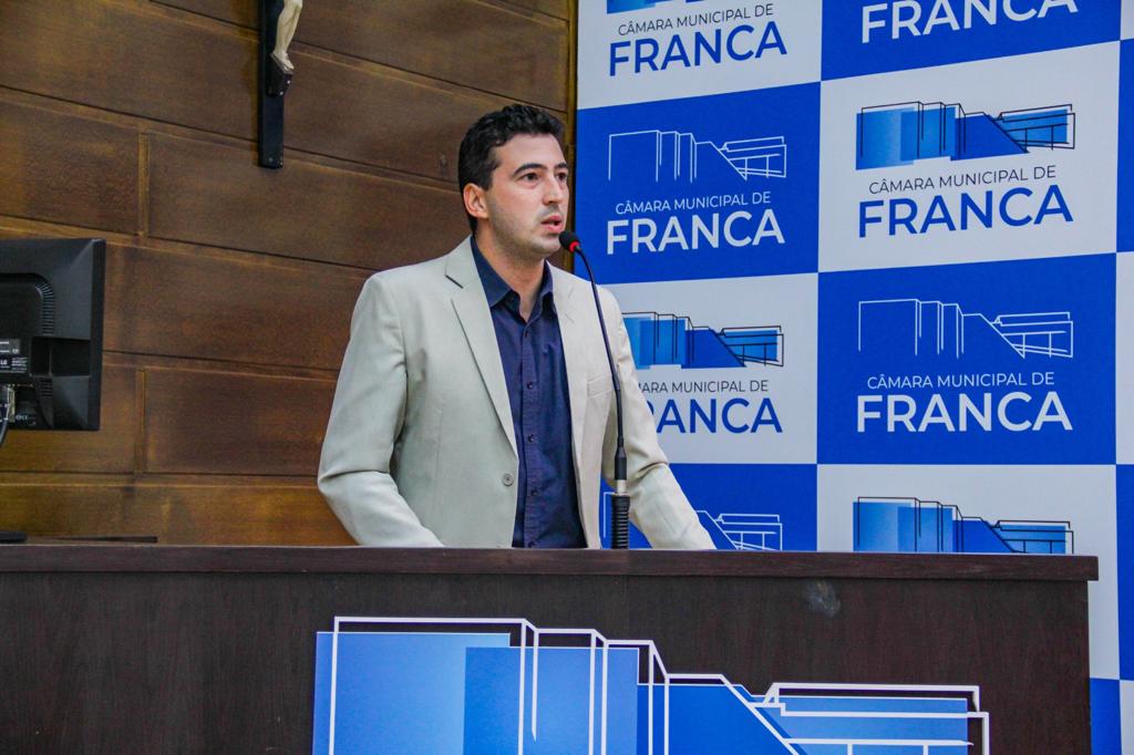 Câmara vota projeto para liberar uso de telefones celulares nos bancos em Franca