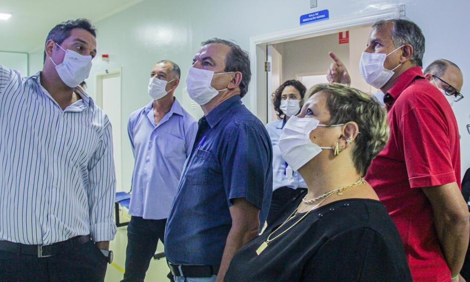 Comissão de saúde monitora abertura de novos leitos em visita em hospitais de Franca