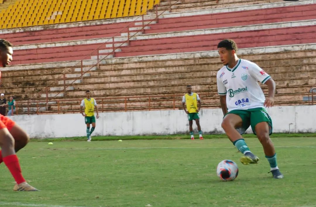 Francana fica no empate com o América fora de casa e segue na ponta da tabela