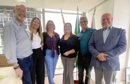 Diretores da FEAPAES-SP na Secretaria dos Direitos da Pessoa com Deficiência de SP - Jornal da Franca