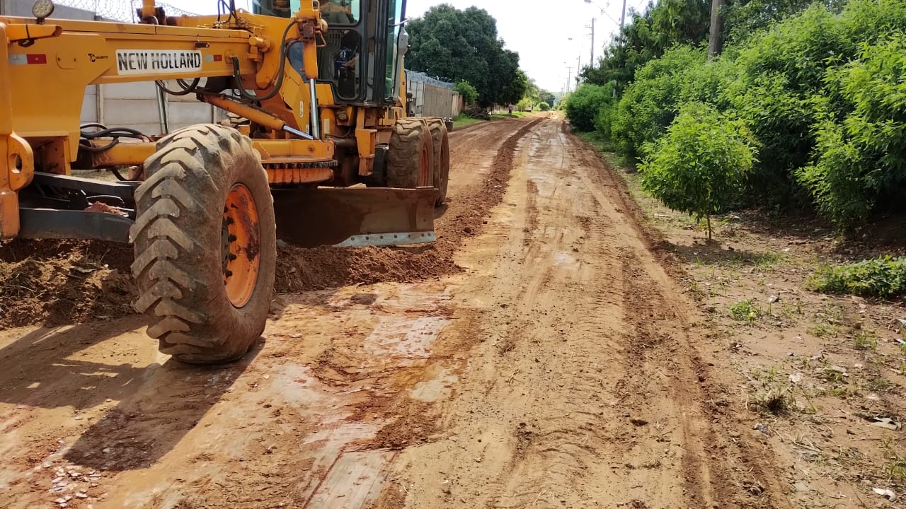 Estradas rurais de Franca passam por serviços de terraplenagem e compactação de solo