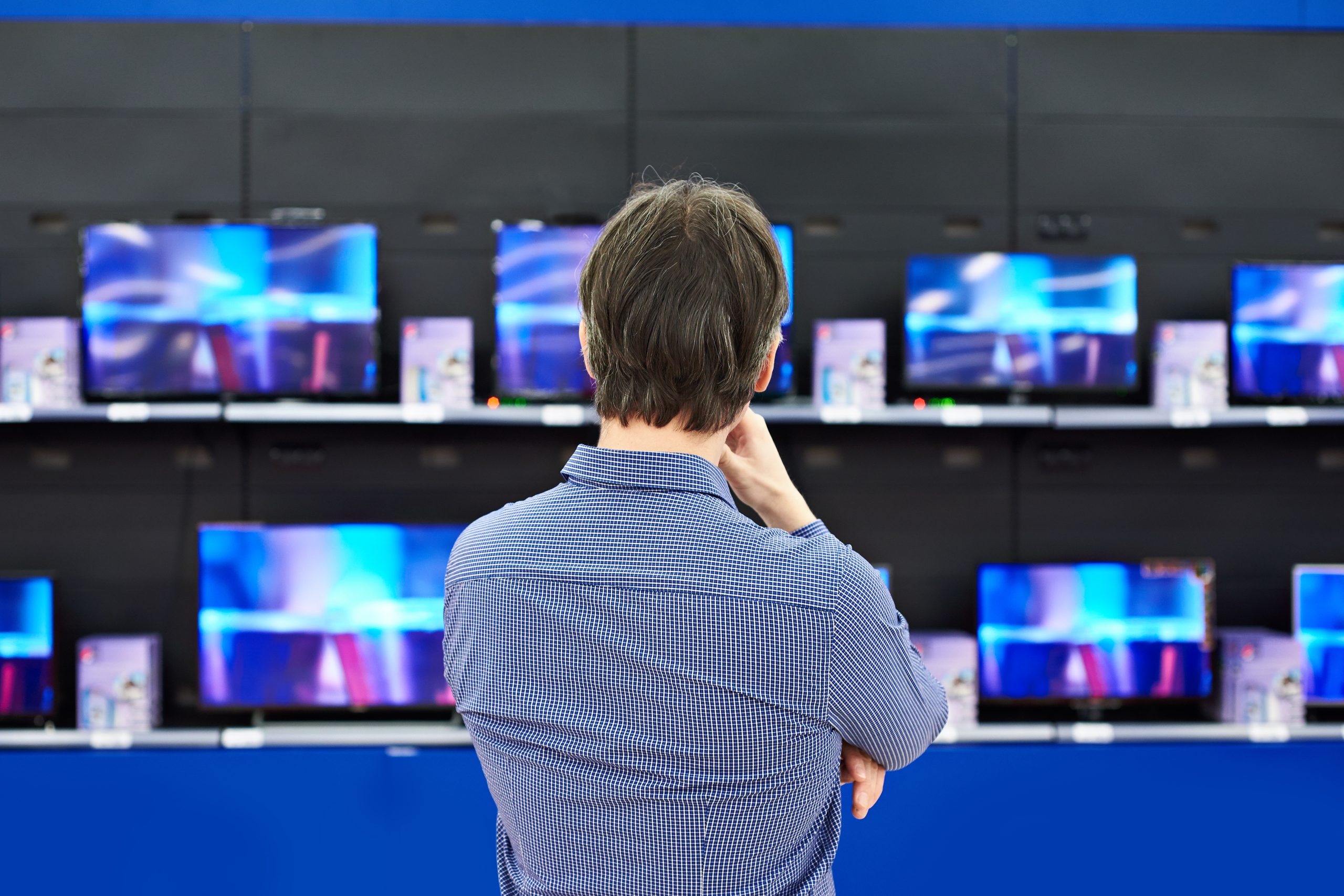 Pensando em comprar uma TV nova? Saiba como escolher o tamanho certo!