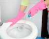 Por que as donas de casa estão usando óleo lubrificante no vaso sanitário? - Jornal da Franca
